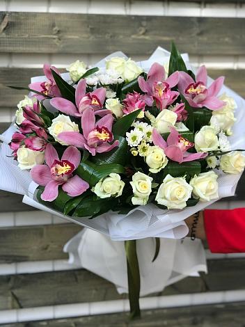 Букет цветов из: Розы и Хризантемы в Ащерино