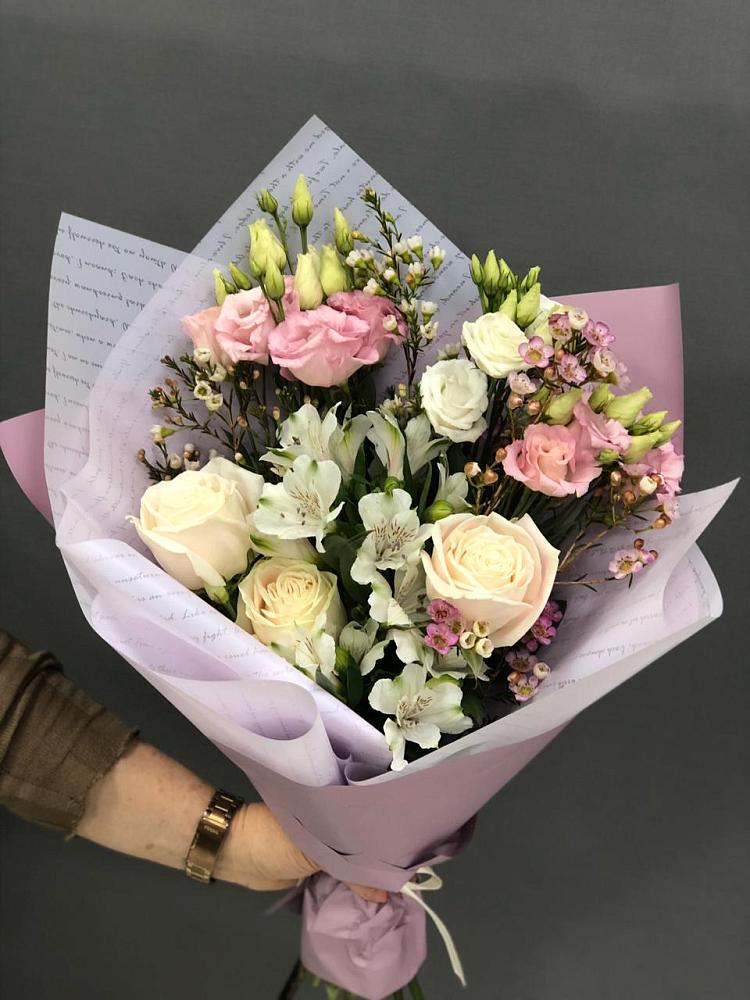 Букет цветов из: Альстромерии, Розы и Лизиантусы в Ащерино