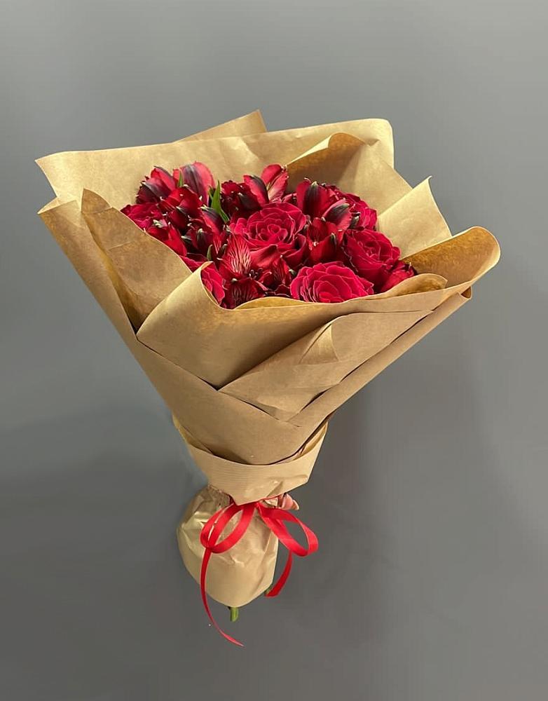 Букет цветов из: Альстромерии и Розы в Ащерино