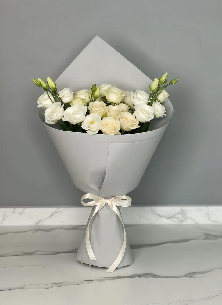 Букет цветов из: Розы и Лизиантусы в Ащерино