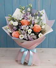 Букет цветов из:  Лизиантусы, Розы, Альстромерии и Гипсофила в Ащерино