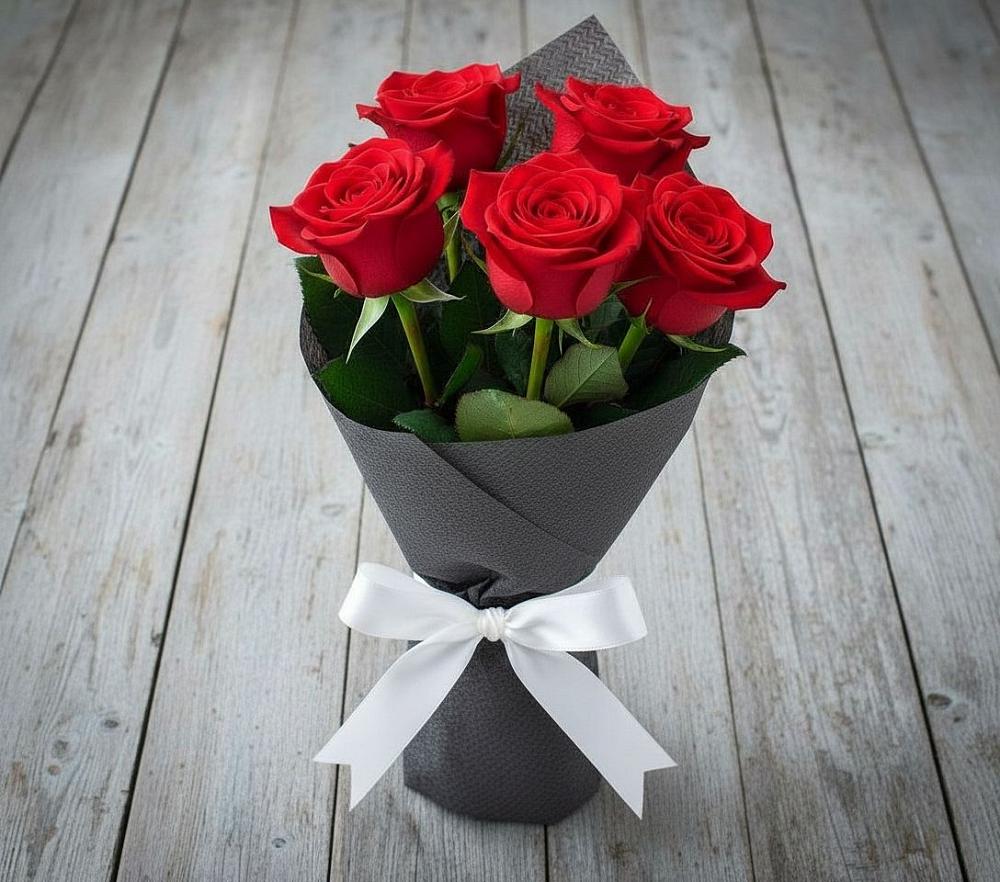 Букет 5 Красных роз Эдлесс Лав в Ащерино
