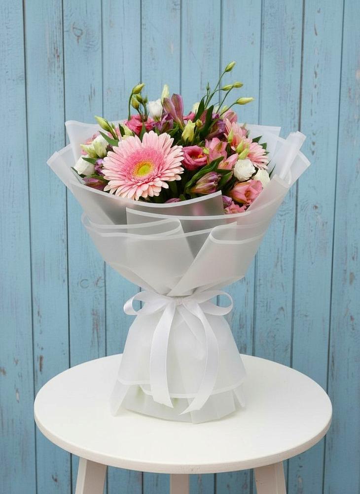 Букет цветов из: Герберы, Альстромерии и Лизиантусы в Ащерино