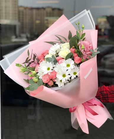 Букет цветов из: Розы, Лизиантусы и Хризантемы в Ащерино